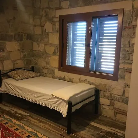 Regulus + Apartment *