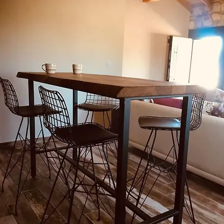 Regulus + Apartment